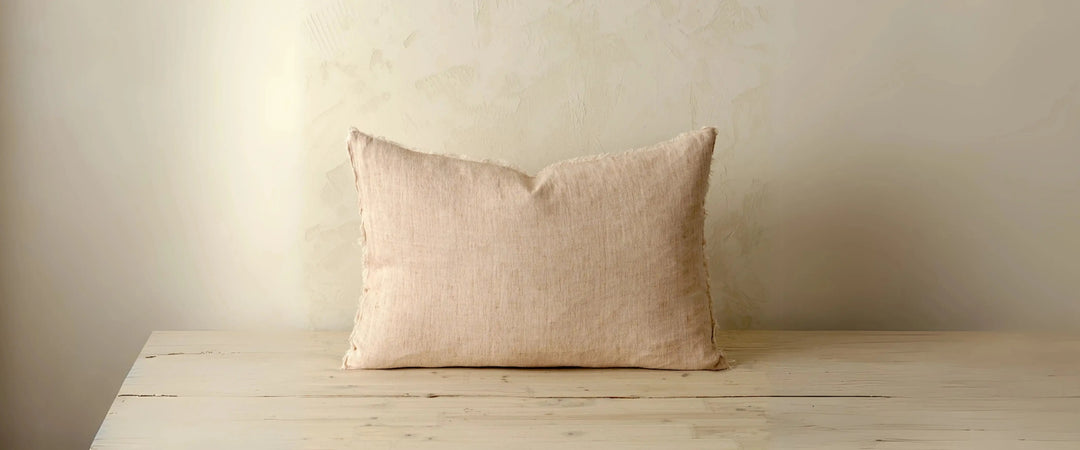Coussin décoratif en lin beige - Collection Maison Olive