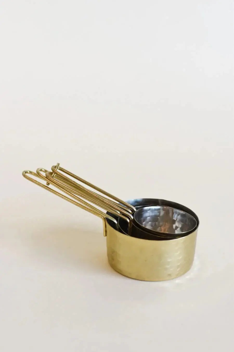 Ensemble de tasses à mesurer dorées Maison Olive — Accessoires de cuisine