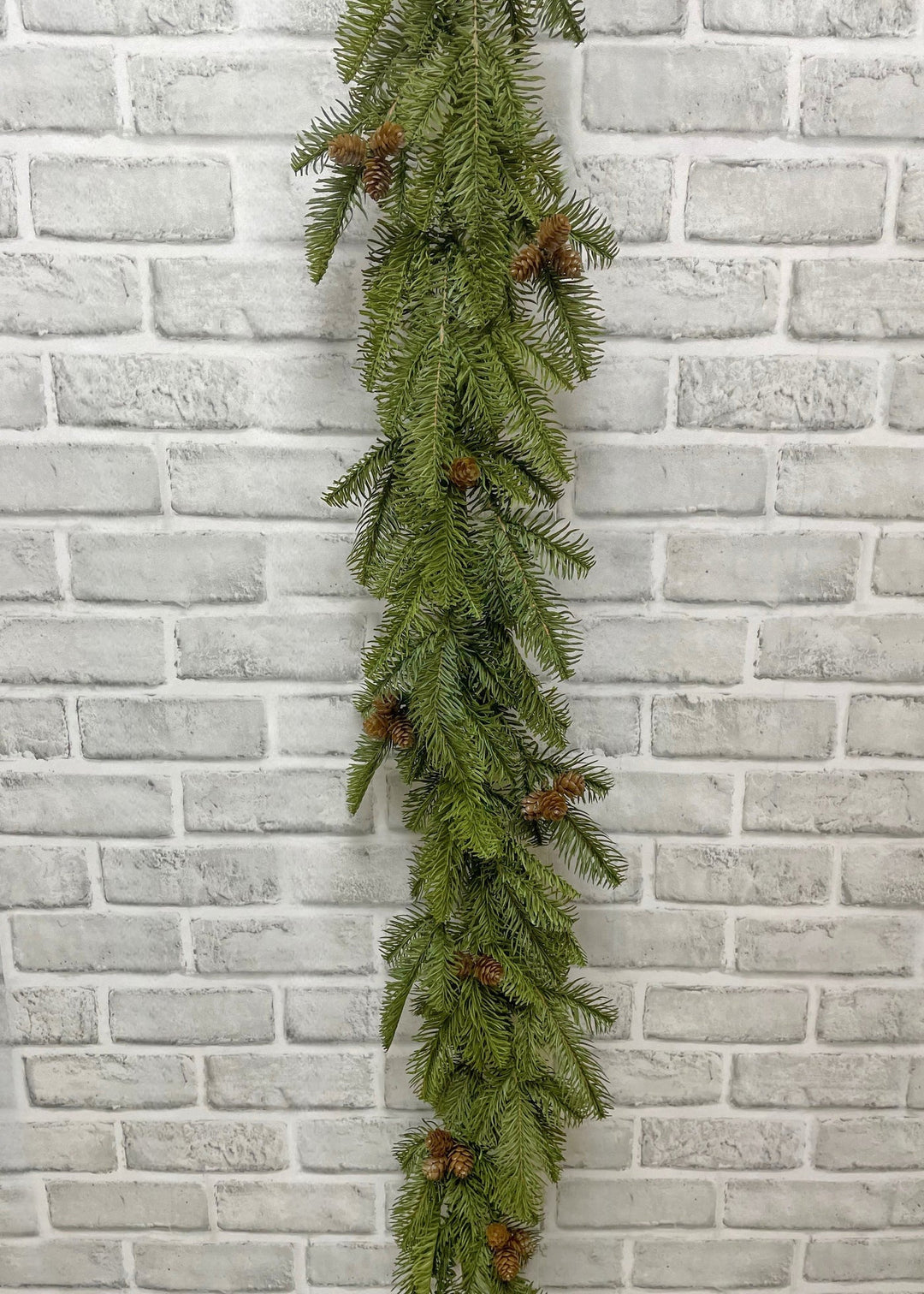 Guirlande de Sapin Baumier avec Pomme de Pin 120"  Maison Olive