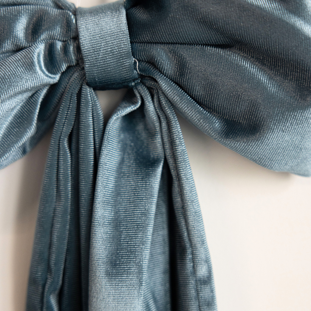 Nœuds de vacances en velours bleu poussiéreux  Maison Olive