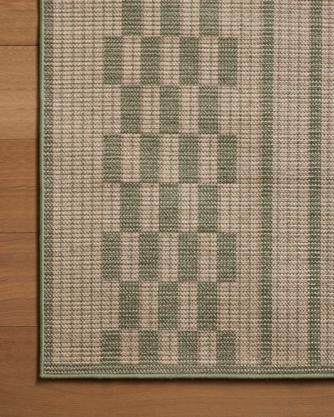 Tapis Archibald naturel et vert Amber Lewis × Loloi — détail du tissage