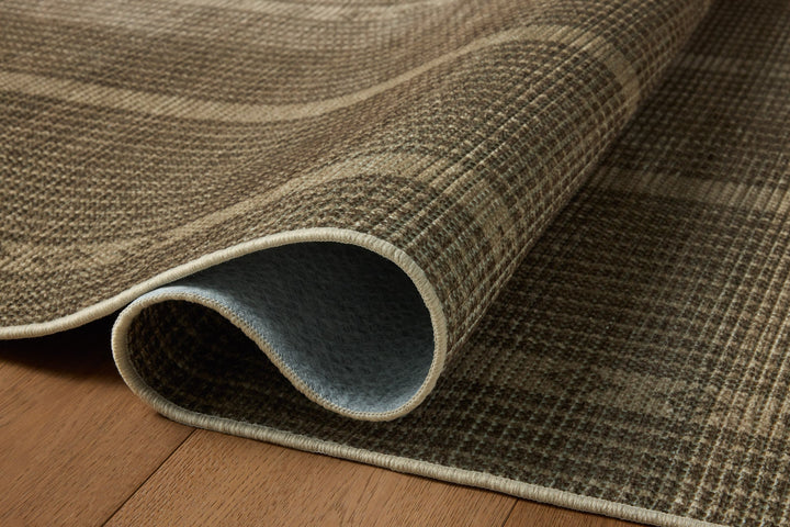 Tapis Archibald fauve et beige Amber Lewis × Loloi — détail de la texture