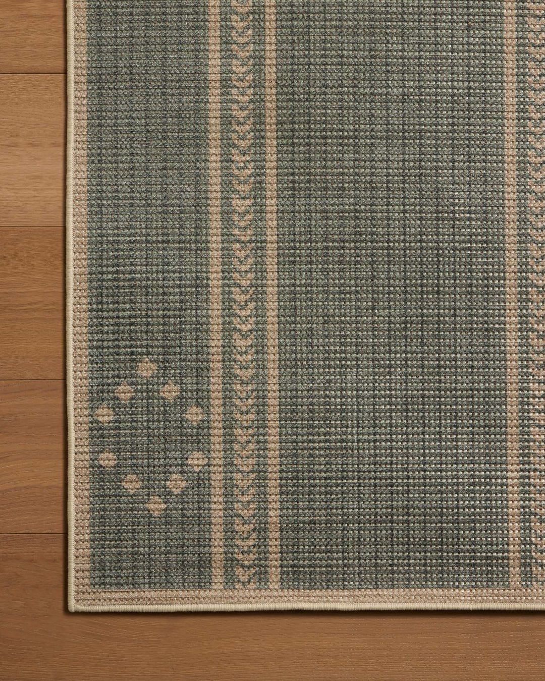 Tapis Archibald lagon et naturel Amber Lewis × Loloi — détail du tissage