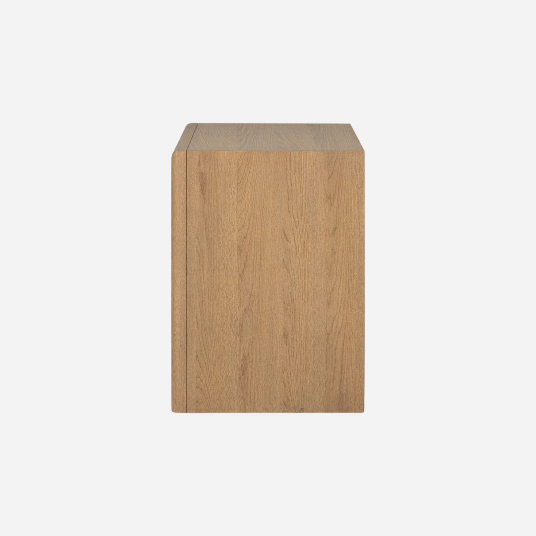 Table de chevet en bois avec petite poignée ovale
