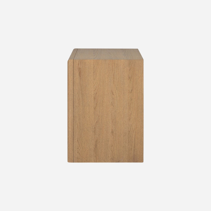 Table de chevet en bois avec petite poignée ovale