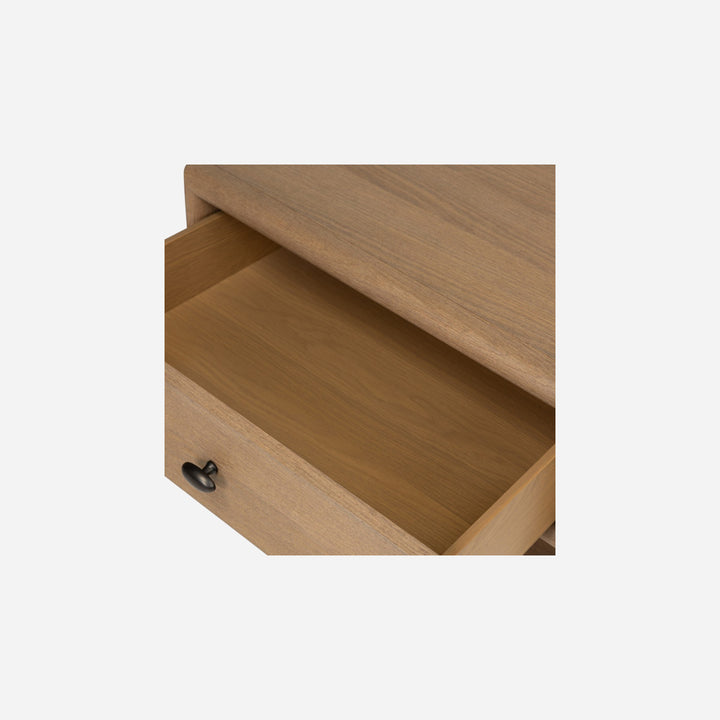 Table de chevet en bois avec petite poignée ovale