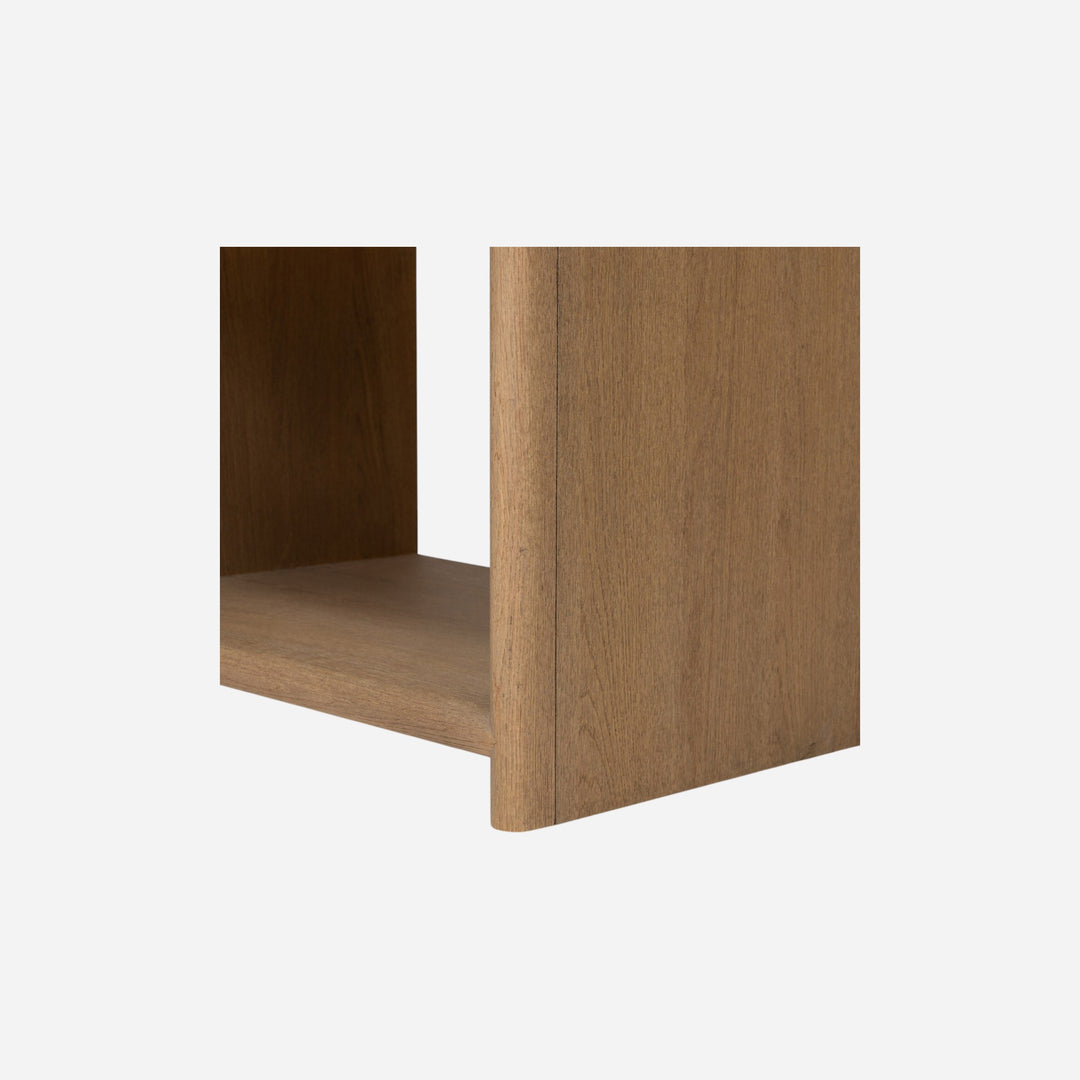 Table de chevet en bois avec petite poignée ovale