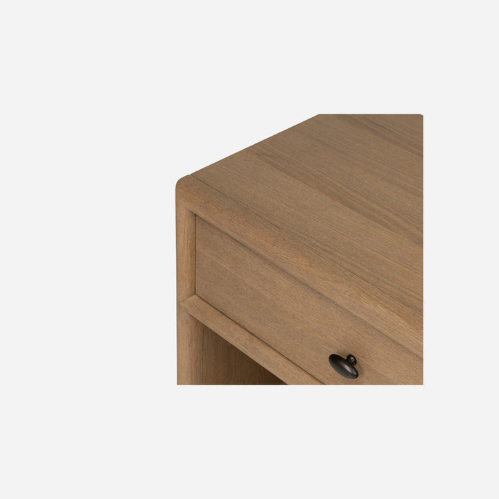 Table de chevet en bois avec petite poignée ovale