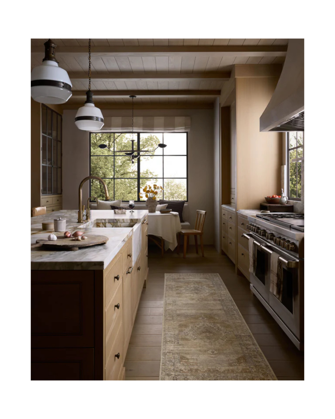 Cambria-Tapis-Taupe-Antique-Bronze