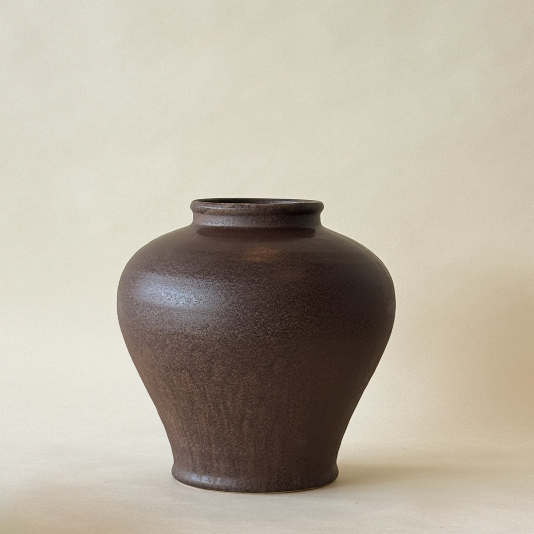 Vase-Brun-Décoration-Salon-Texturé