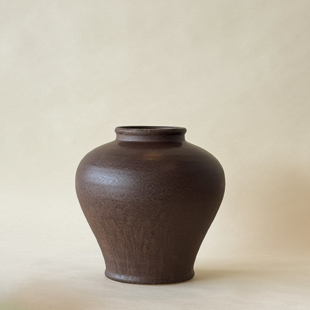 Vase-Brun-Décoration-Salon-Texturé