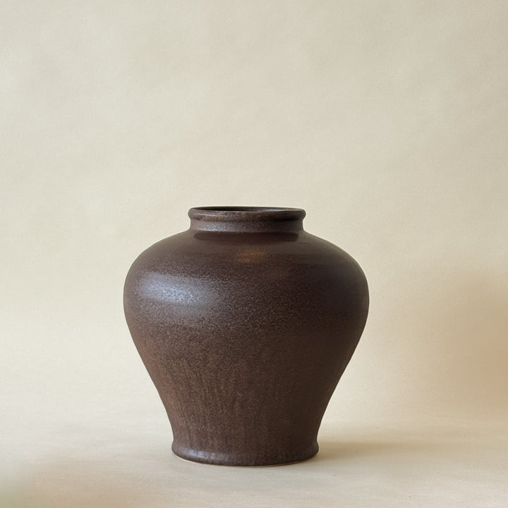 Vase-Brun-Décoration-Salon-Texturé