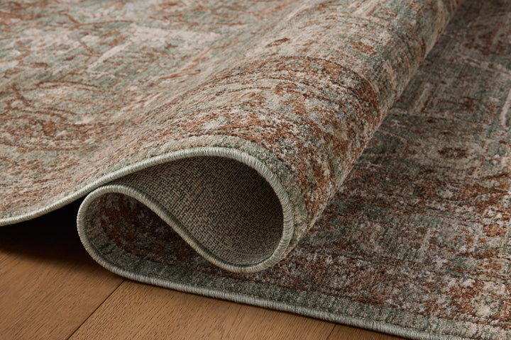 Tapis Ethel lagon et brique Amber Lewis × Loloi — détail de la texture