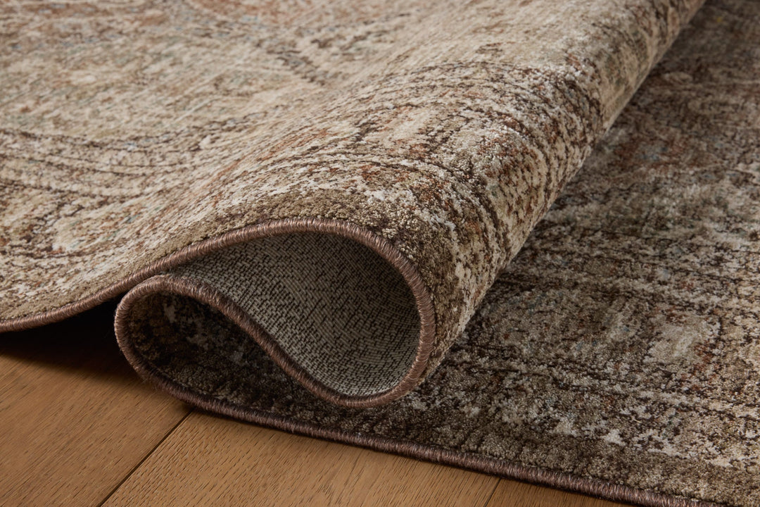 Tapis Ethel moka multicolore Amber Lewis × Loloi — détail de la texture
