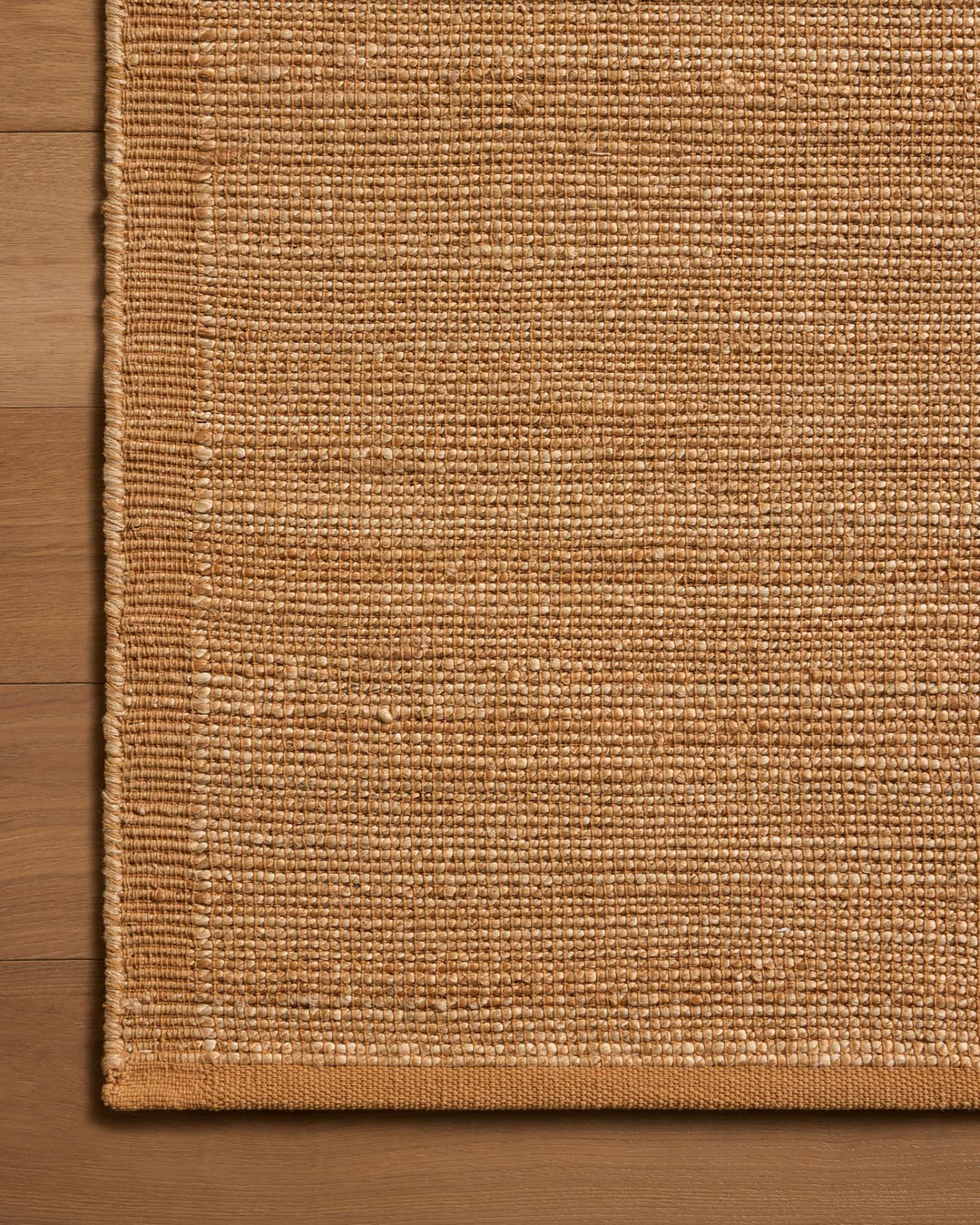 Tapis Gertrude naturel et abricot Amber Lewis × Loloi — détail du tissage