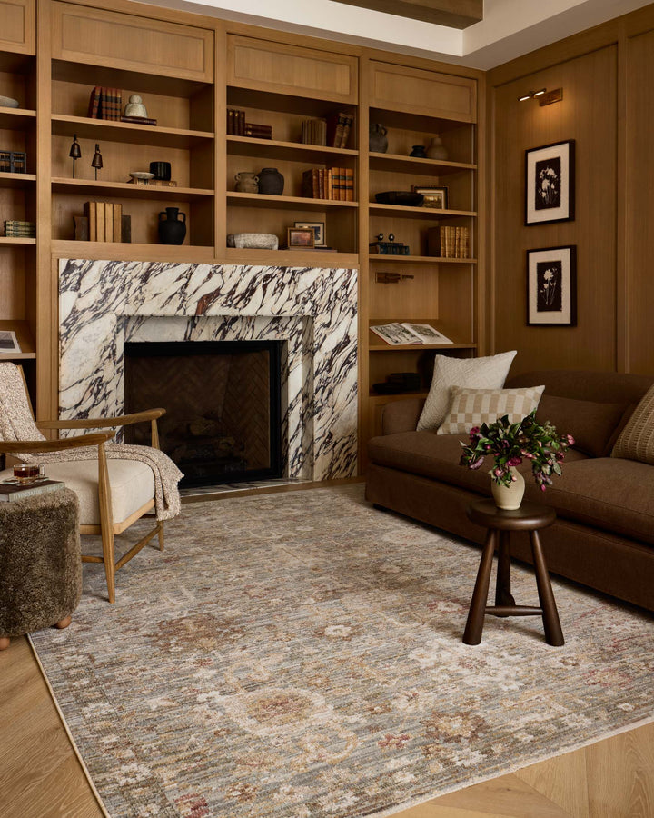 Tapis Nella ciel et aurore Amber Lewis × Loloi — dans un décor