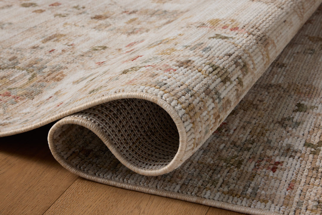 Tapis Nella ivoire multicolore Amber Lewis × Loloi — détail de la texture