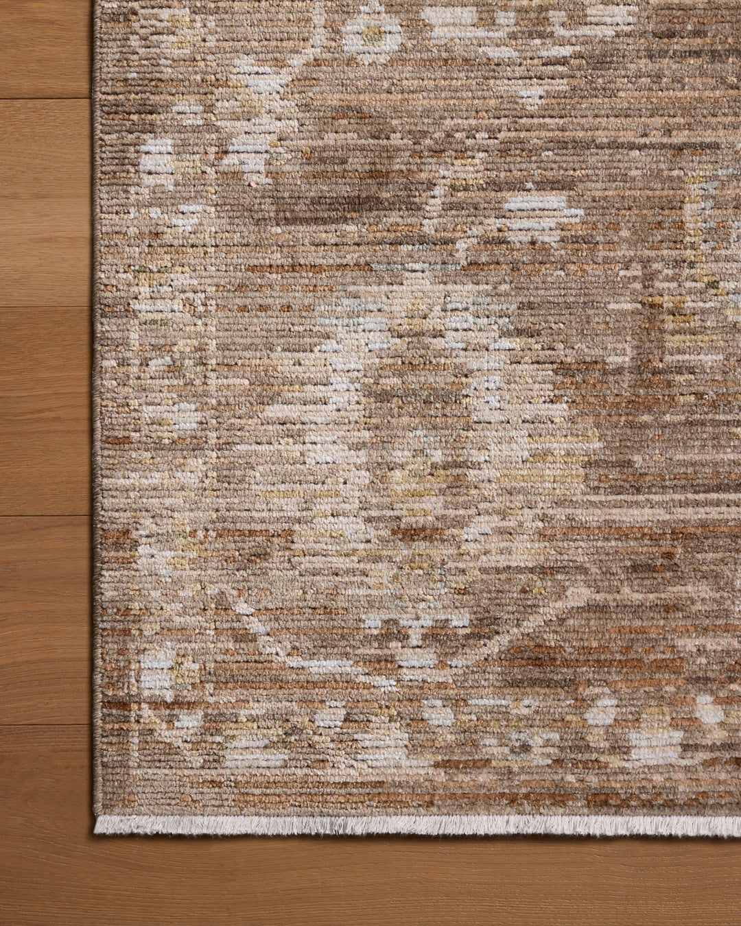 Tapis Nella terre et naturel Amber Lewis × Loloi — détail de la texture