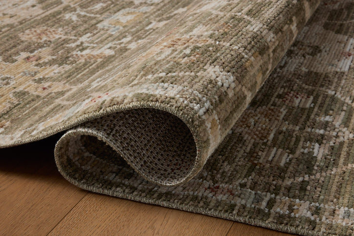 Tapis Nella olive multicolore Amber Lewis × Loloi — détail de la texture