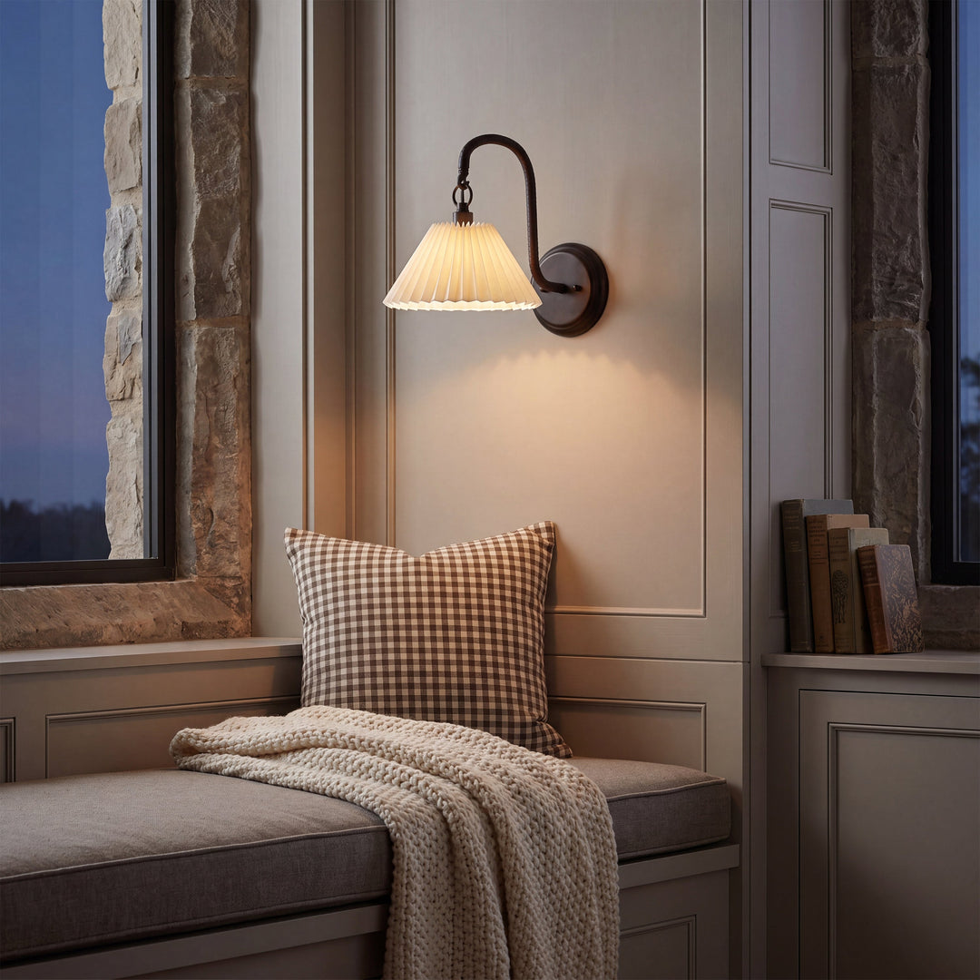 Applique murale Portside en bronze dans une banquette