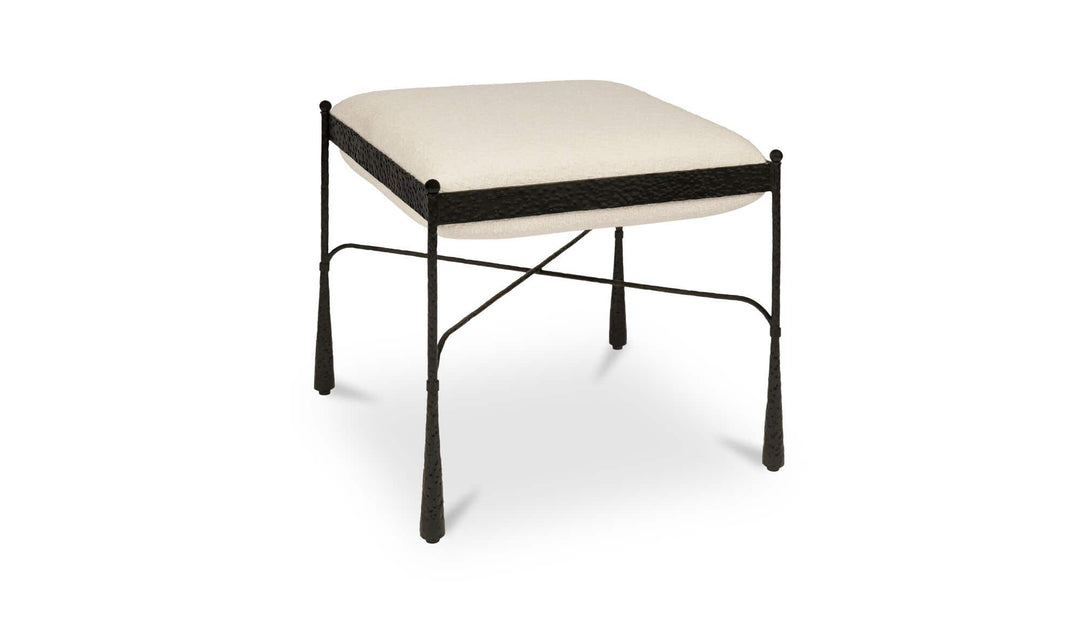 Tabouret AGNE crème, vue de trois quarts du côté droit