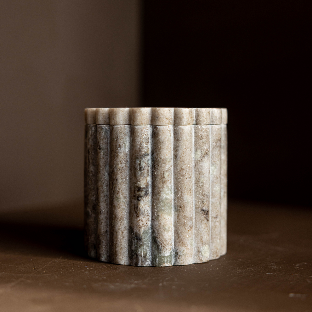 WOLZ Pot cannelé en marbre gris beige - Maison Olive