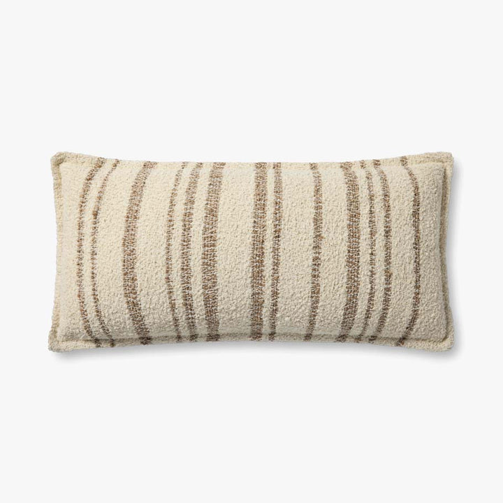 Coussin Léonard Brigette Romanek x Loloi Natural / Tan à rayures, vue de face