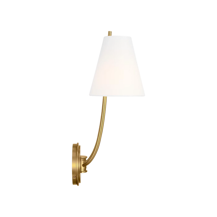 Applique murale Maison Olive en laiton doré avec abat-jour blanc conique, style classique.