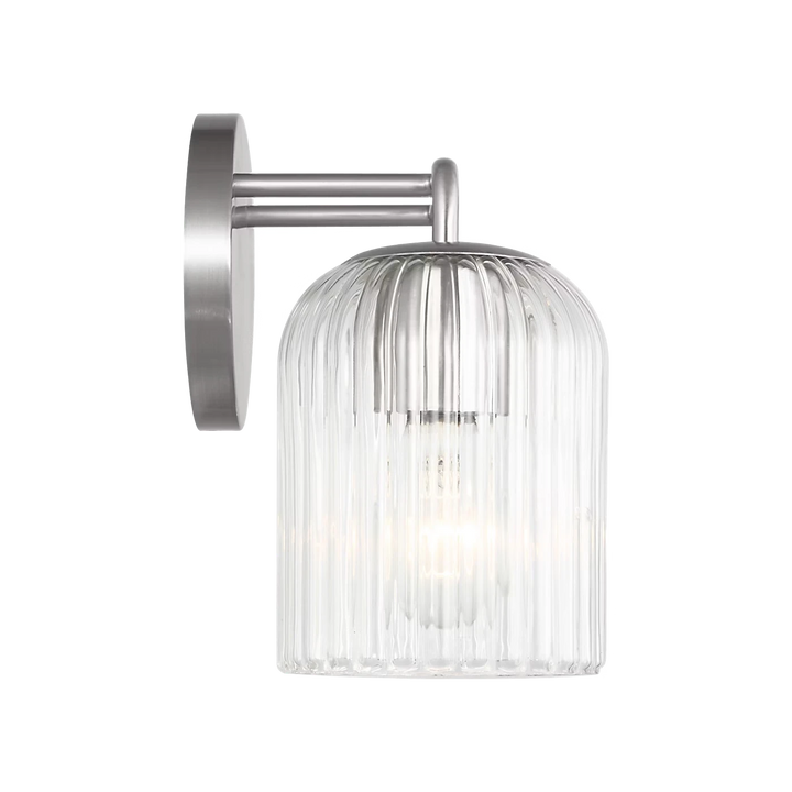 Maison Olive applique murale double en verre strié et métal brossé argenté, éclairage d'ambiance moderne.