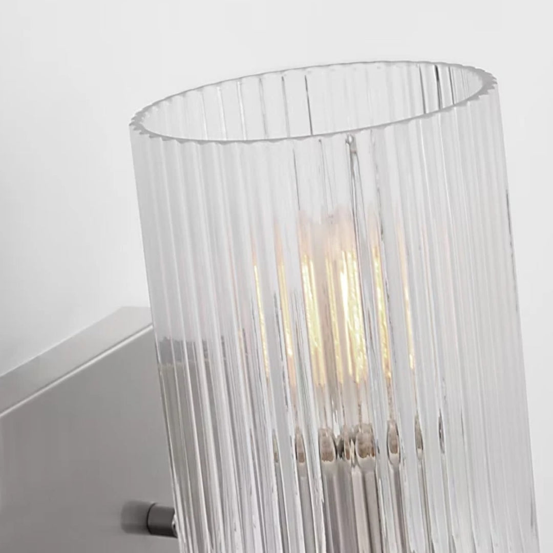 Maison Olive applique murale moderne en verre strié transparent et métal brossé, éclairage d'ambiance