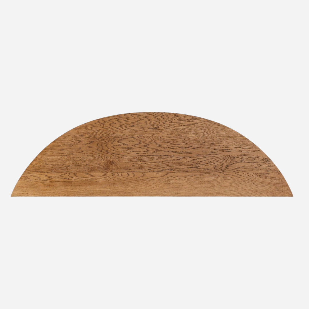 Maison Olive demi-banc en bois de chêne massif, forme demi-lune, finition naturelle, pieds évasés, design moderne.