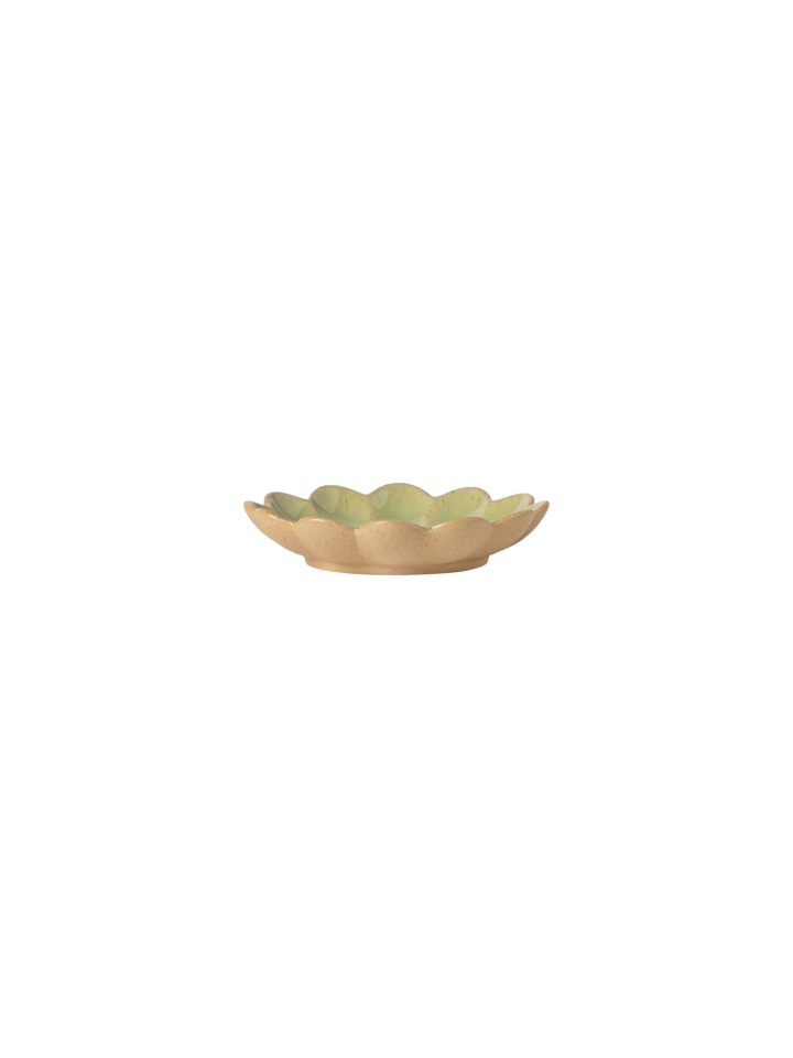 Bol apéritif MARA Maison Olive en céramique beige et vert clair avec un design en forme de fleur