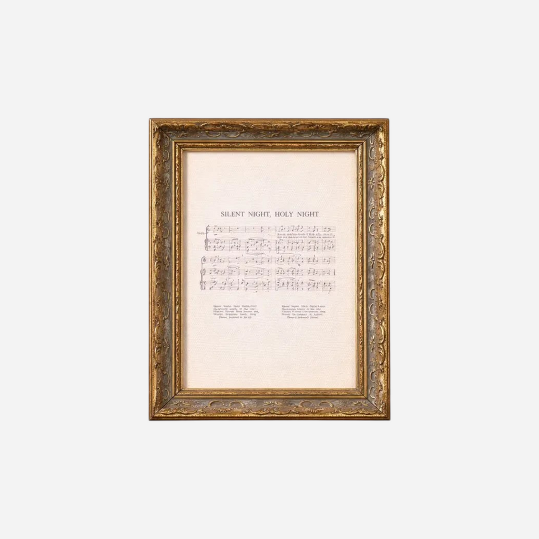 Cadre mural Maison Olive en bois doré patiné avec partition musicale vintage Silent Night, Holy Night