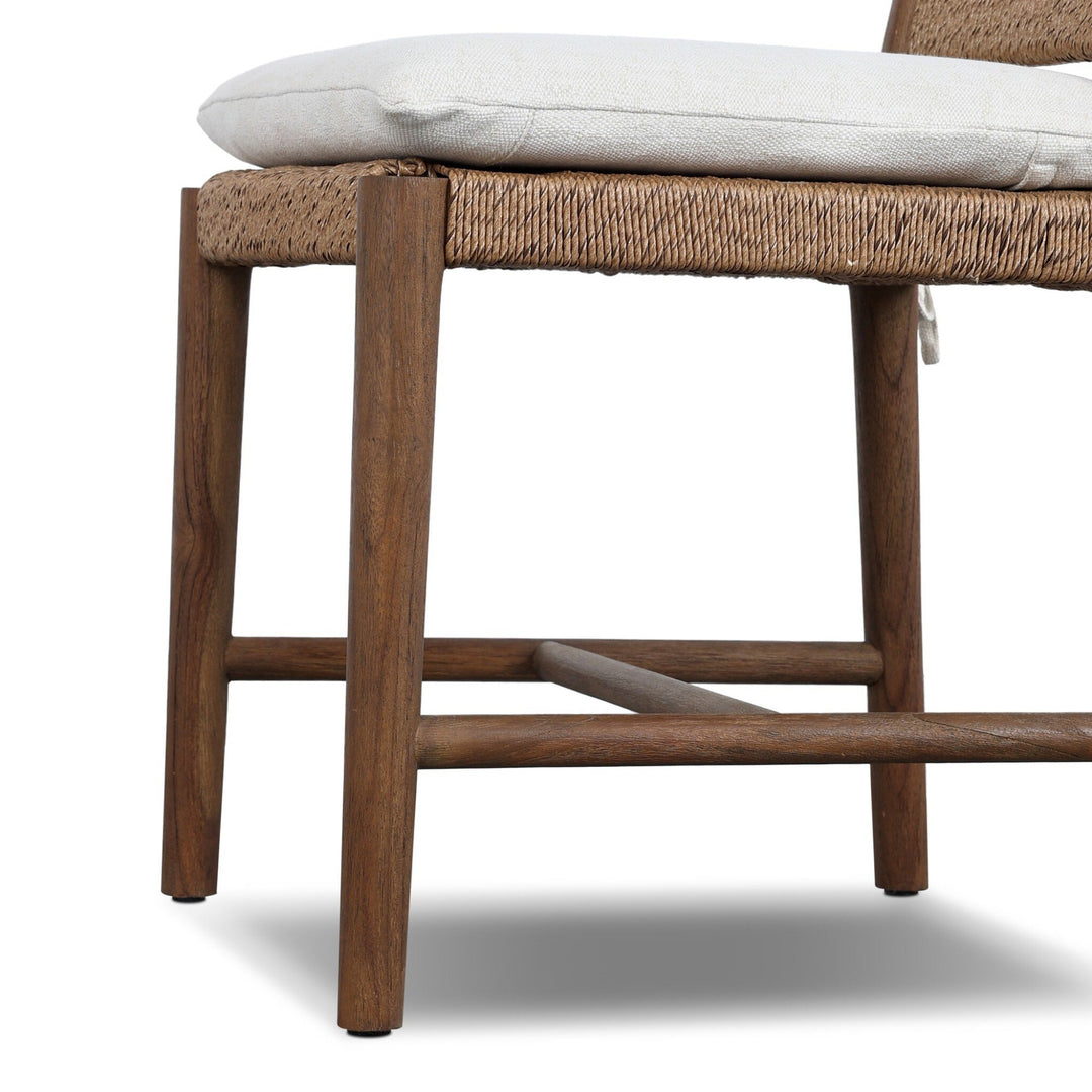 Maison Olive chaise de salle à manger en bois de manguier et corde tressée, assise blanche confortable, style bohème.