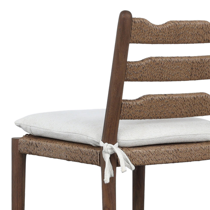 Maison Olive Chaise de salle à manger en bois de manguier et corde tressée avec coussin blanc
