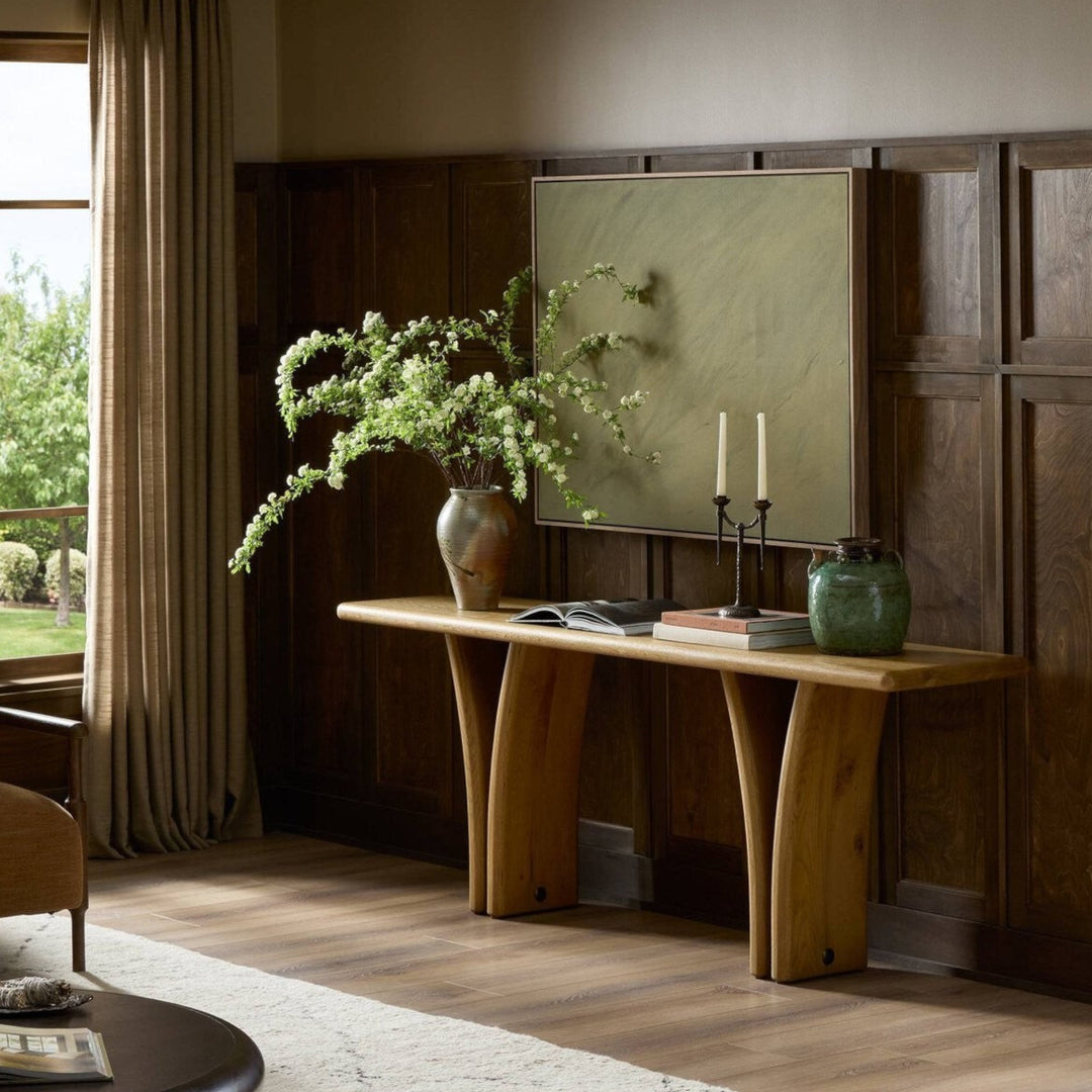Console en bois de chêne naturel Maison Olive avec pieds sculpturaux, idéale pour un couloir ou un salon.
