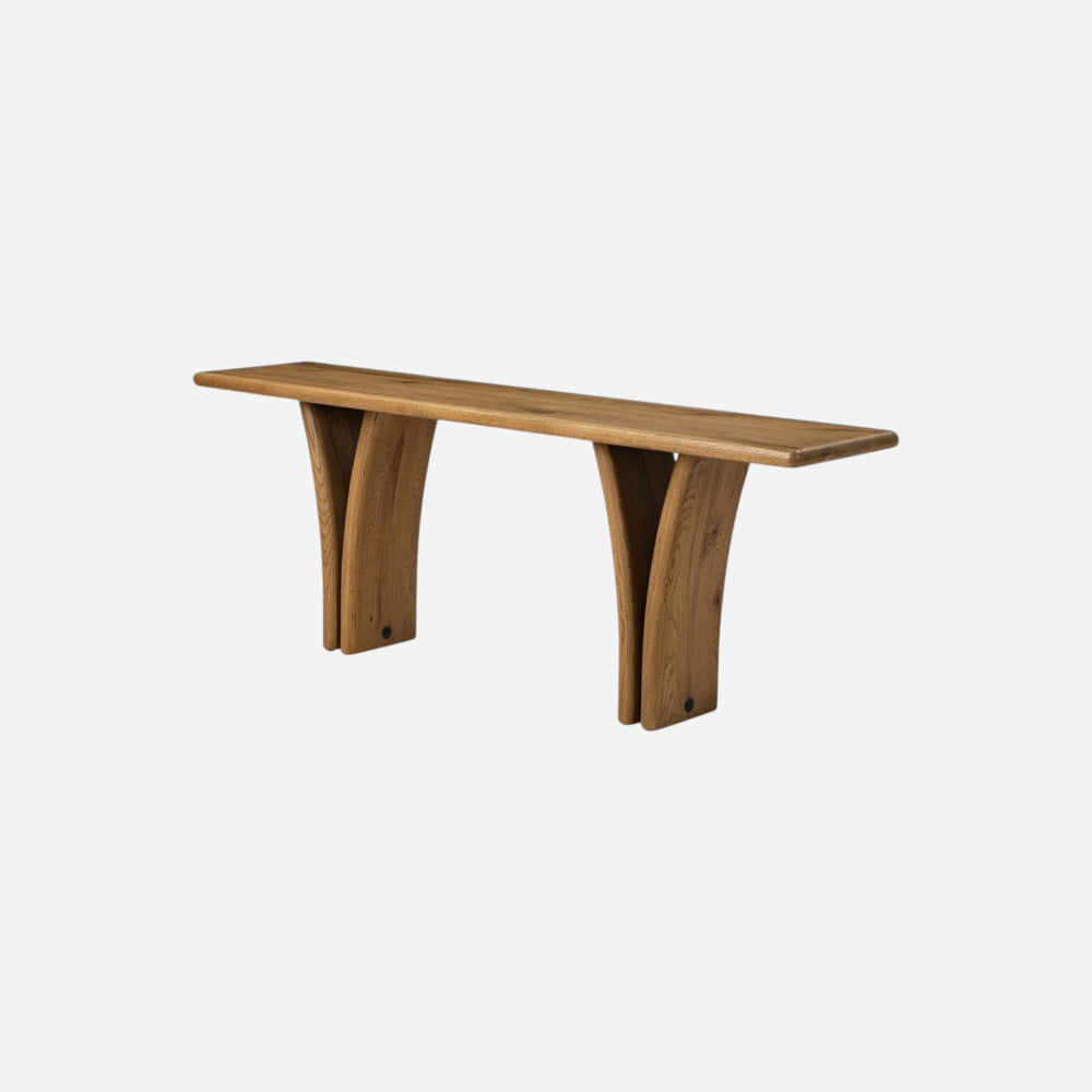 Console en bois de chêne naturel Maison Olive avec pieds sculpturaux uniques. Design organique et élégant.