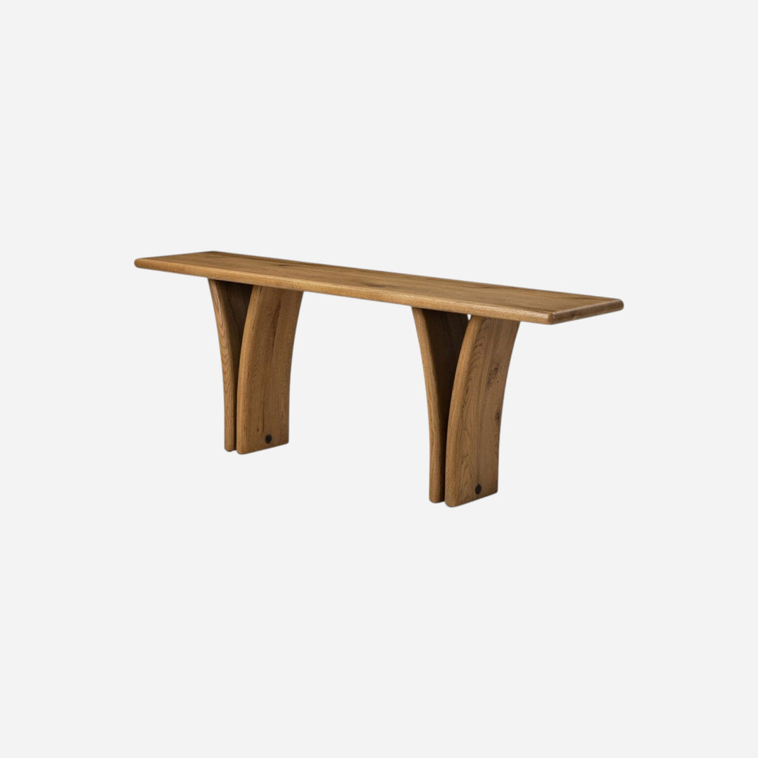 Console en bois de chêne naturel Maison Olive avec pieds sculpturaux uniques. Design organique et élégant.