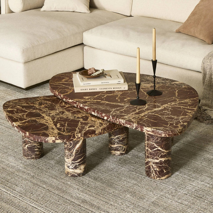 Ensemble de tables basses gigognes ZION en marbre bordeaux et doré, style contemporain, par Maison Olive.
