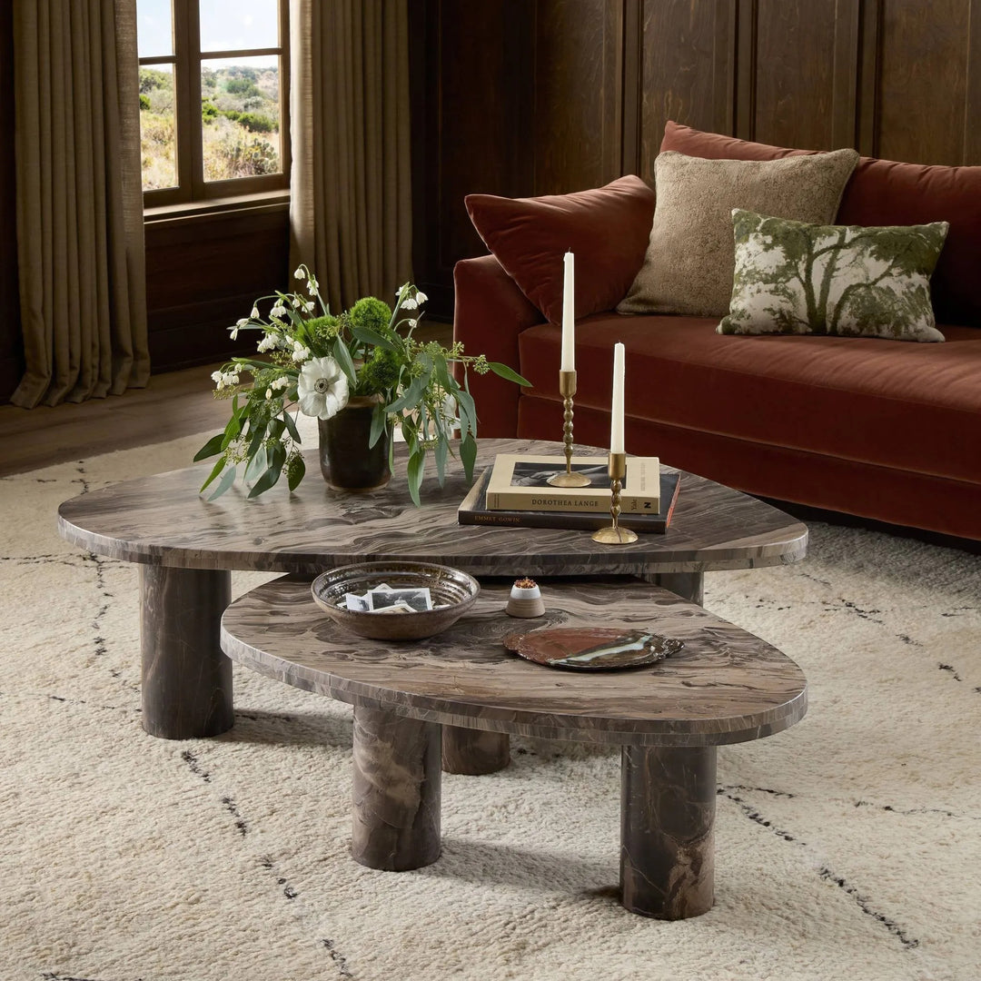 Ensemble de tables basses gigognes ZION en marbre marron et gris, style contemporain, par Maison Olive.