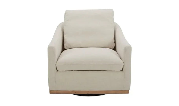 Fauteuil pivotant Maison Olive en tissu texturé taupe avec base en bois clair, design contemporain et épuré.