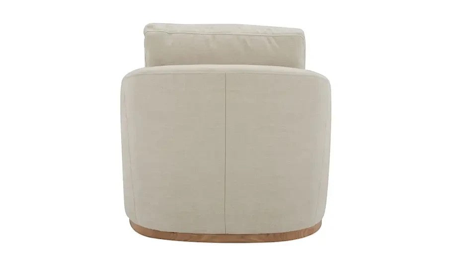 Fauteuil pivotant Maison Olive taupe en tissu texturé avec base ronde en bois clair, vue arrière