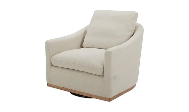 Fauteuil pivotant Maison Olive en tissu taupe texturé avec base en bois clair, design contemporain et enveloppant.