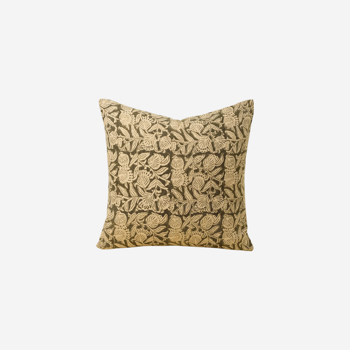 Housse de coussin Maison Olive en coton beige et gris avec un motif floral imprimé en bloc artisanal