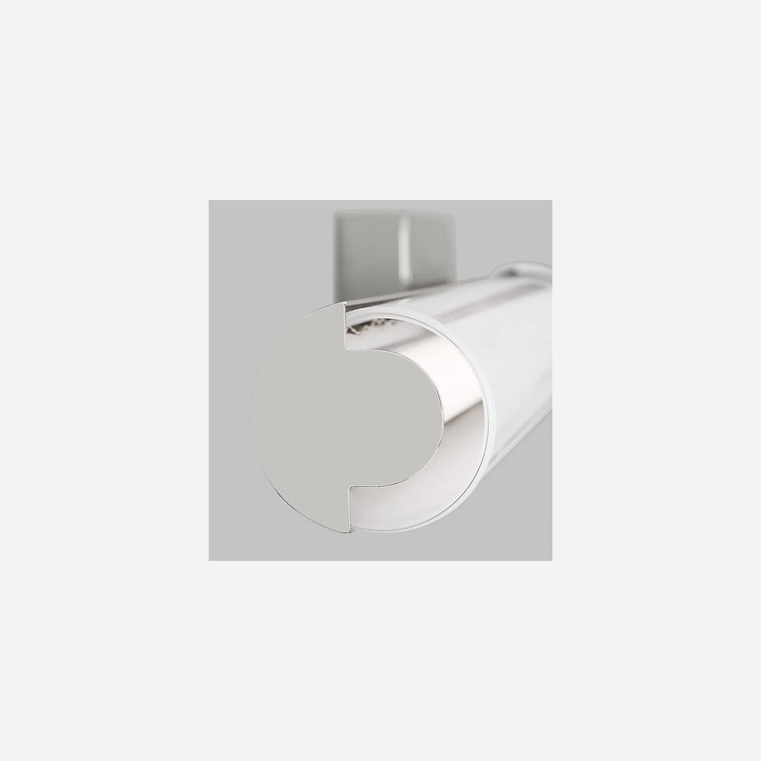 Applique murale Maison Olive Kiel au design cylindrique minimaliste avec diffuseur en verre givré et finition chromée