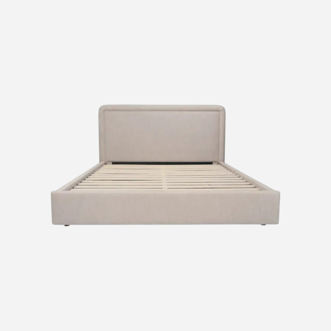 Lit coffre Maison Olive en tissu beige avec tête de lit arrondie et sommier à lattes apparent