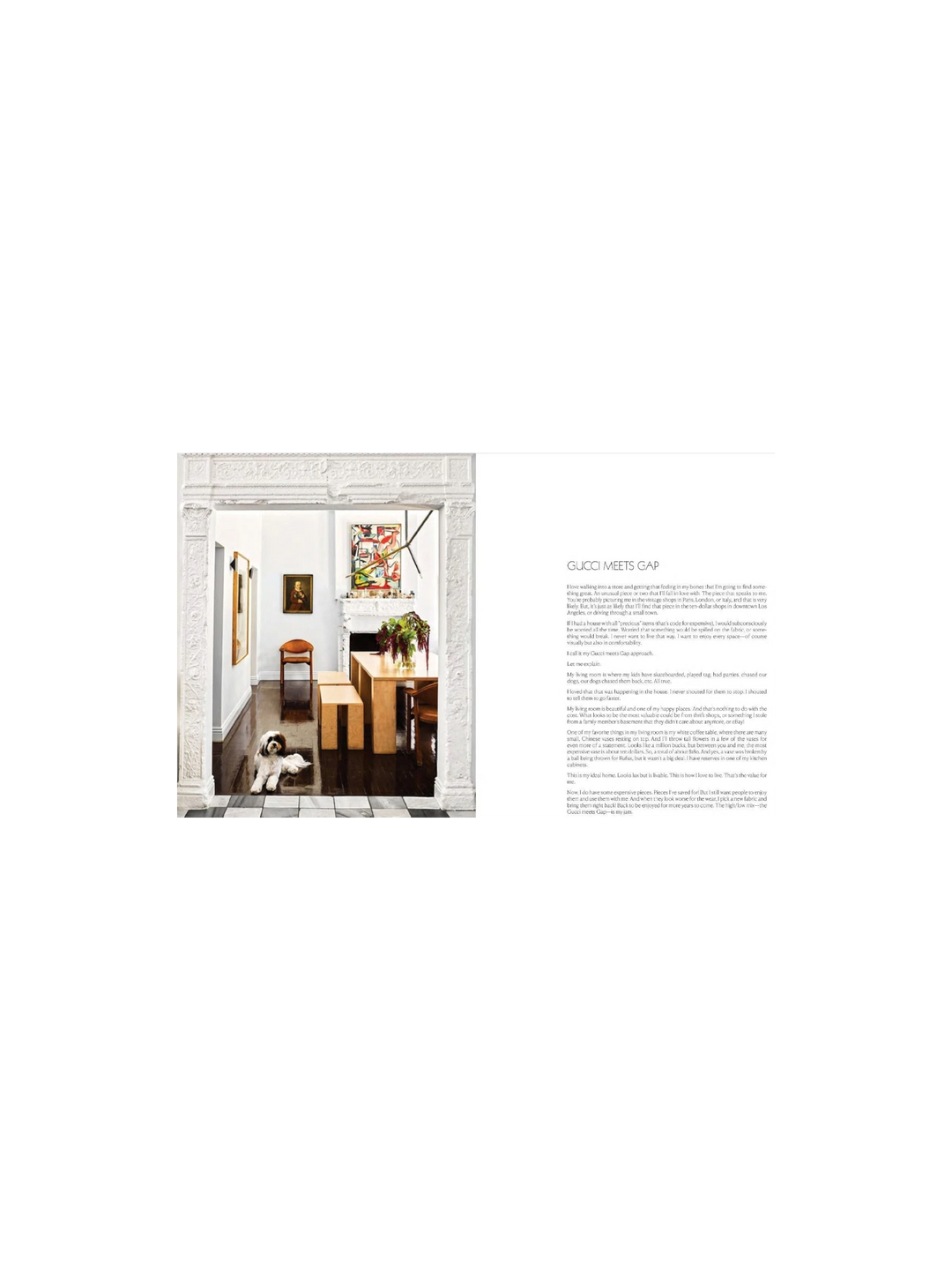 Livre Maison Olive LIVABLE LUXE ouvert sur une page illustrant un intérieur élégant avec un chien et du mobilier