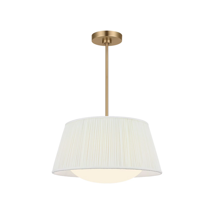 Maison Olive lustre abat-jour plissé crème avec structure métal brossé doré, lumière douce