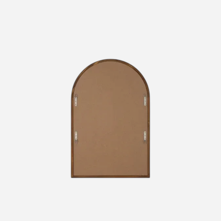 Vue arrière du miroir arqué SCOUT de Maison Olive avec cadre en bois finition noyer et fixations murales métalliques