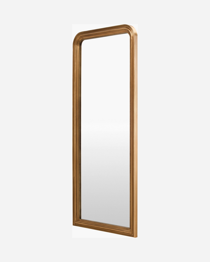 Miroir plein pied Maison Olive avec cadre en bois doré antique, coins arrondis et détails moulurés élégants.